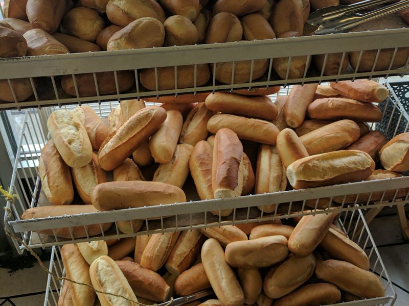 Q Bakery Sandwiches interior